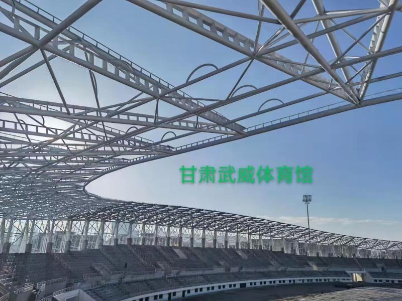 制作加工各种空间钢结构管桁架及造型管桁架结构