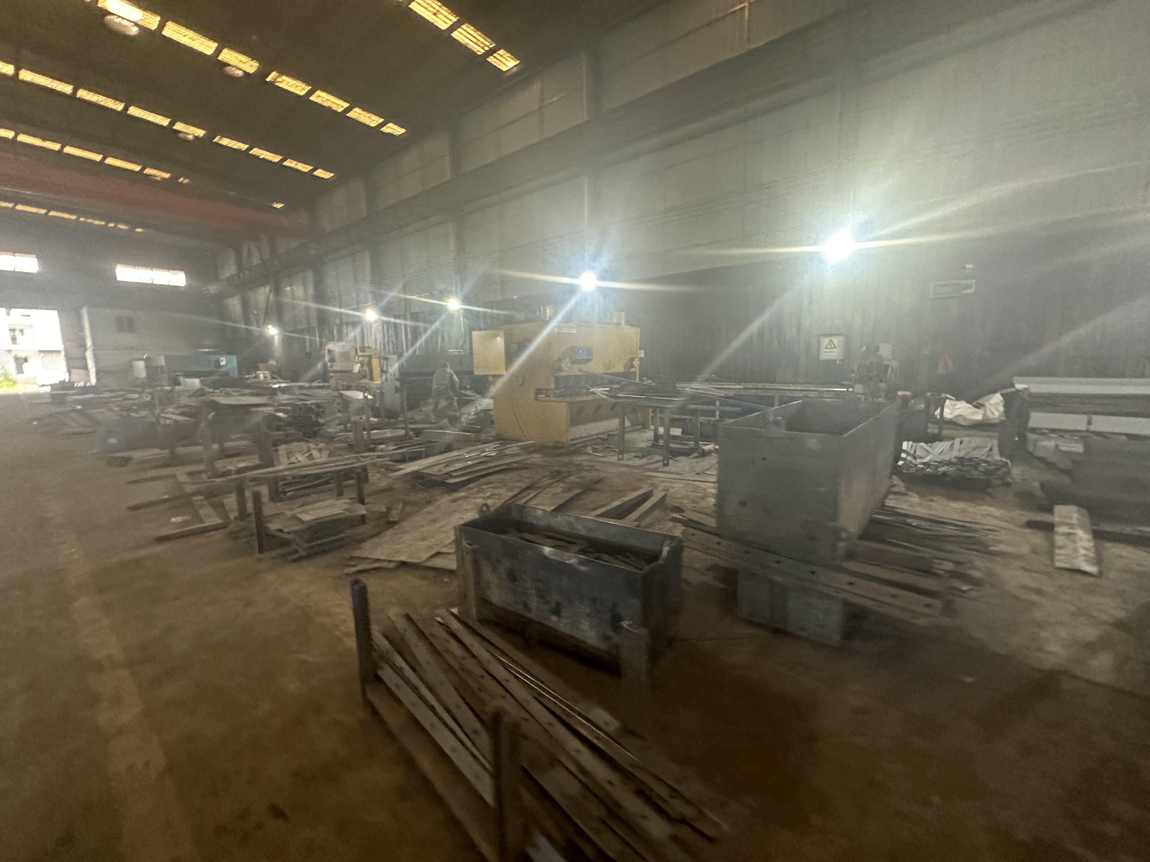 本厂承接钢模版，钢结构等建筑工程材料生产定制