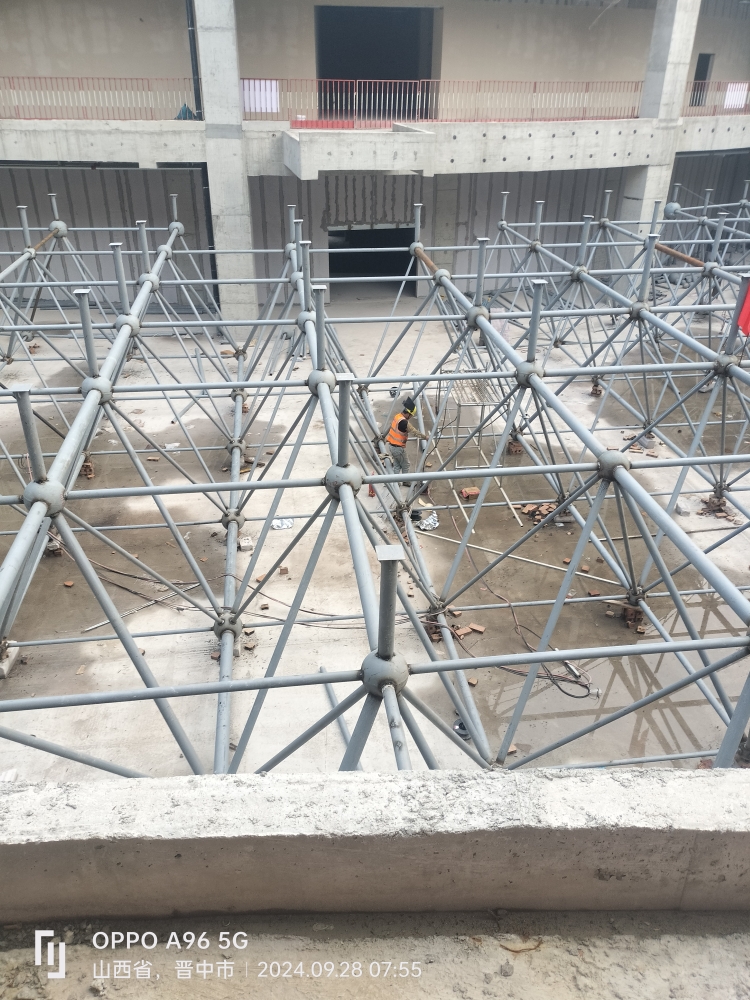 山西滢鑫建筑劳务有限公司，
